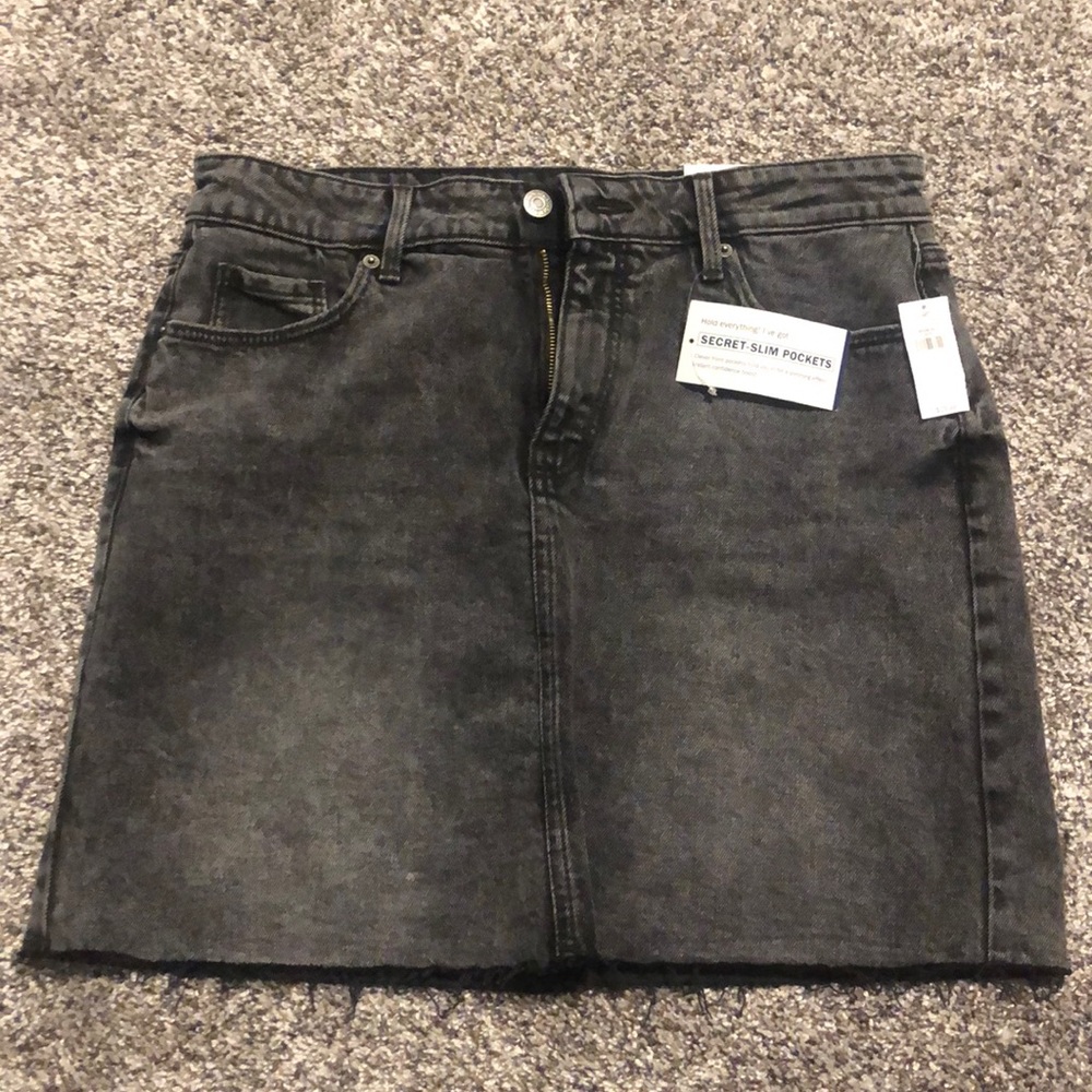 NWT Old Navy Black Mini Skirt, Size 10